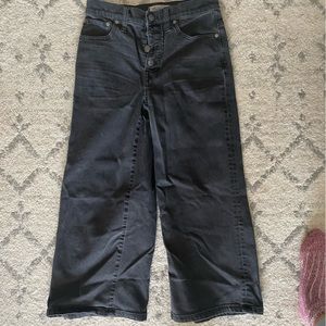 Wide leg cropped jeans